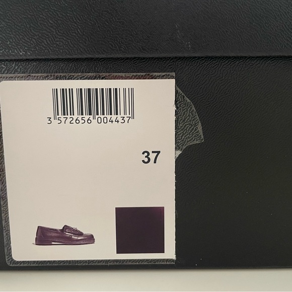 CHANEL CC Turlock Loafers - Picture 6 of 6